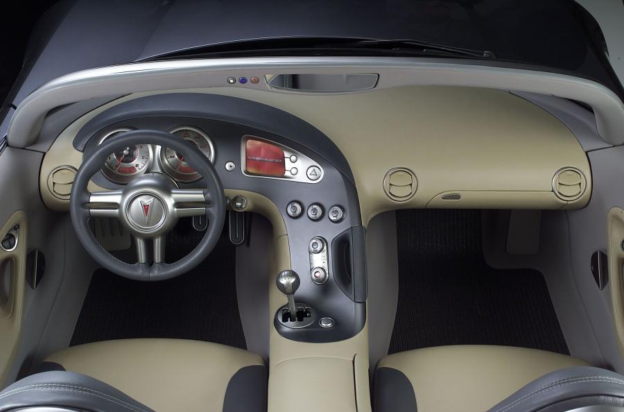  Pontiac Solstice Roadster Concept 2002 года  (фото 3 из 34)